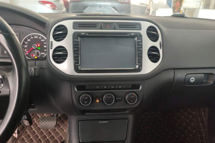 Used Volkswagen Tiguan 2015 1.8TSI Automatic Two-Wheel Drive Comfort Edition
