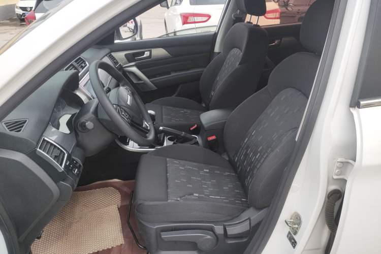 Used Haval H2 2017 Red-Label 1.5T Manual Two-Wheel Drive Comfort Model
