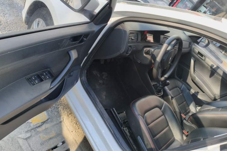 Used Volkswagen Santana 2019 1.5L Manual Fashion Edition China VI Standard
