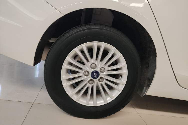 Used Ford Escort 2015 1.5L Manual Comfort Model
