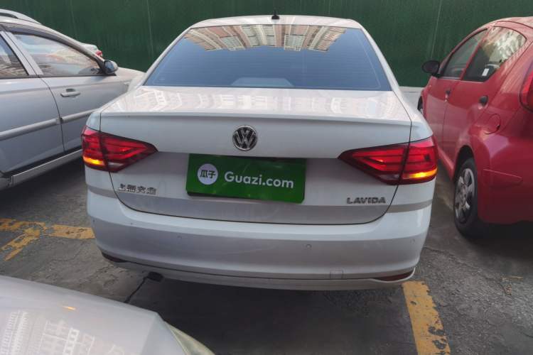 Used Volkswagen Lavida 2015 1.6L Automatic Fashion Edition
