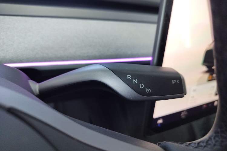 Used Tesla Model Y 2024 Long-Range All-Wheel-Drive Version
