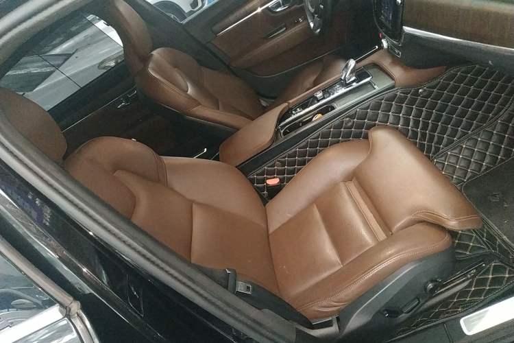 Used Volvo S90 2022 B5 Zhiyuan Luxury Edition
