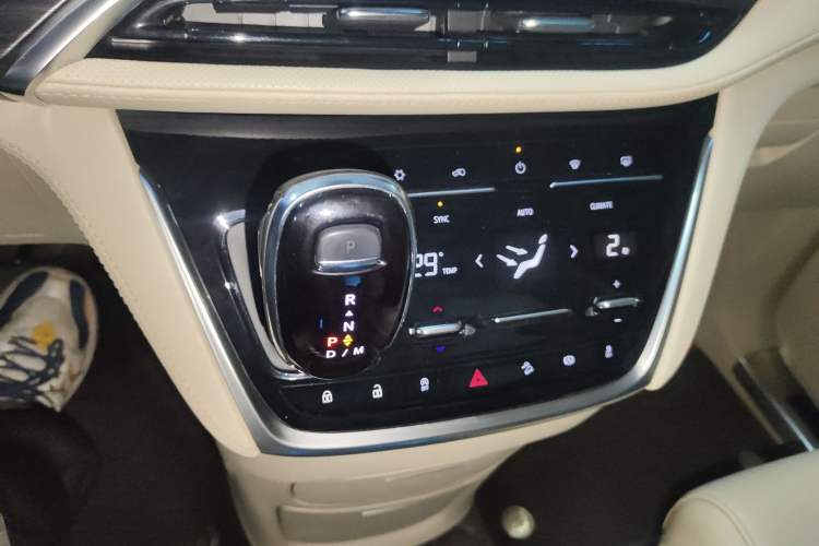 Used Buick GL8 2023 ES Lu Zun Deluxe Model
