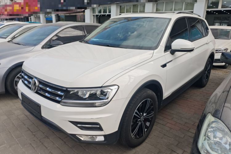 Used Volkswagen Tiguan L 2020 330TSI Automatic Two-Wheel Drive Panoramic Comfort Edition China VI Standard
