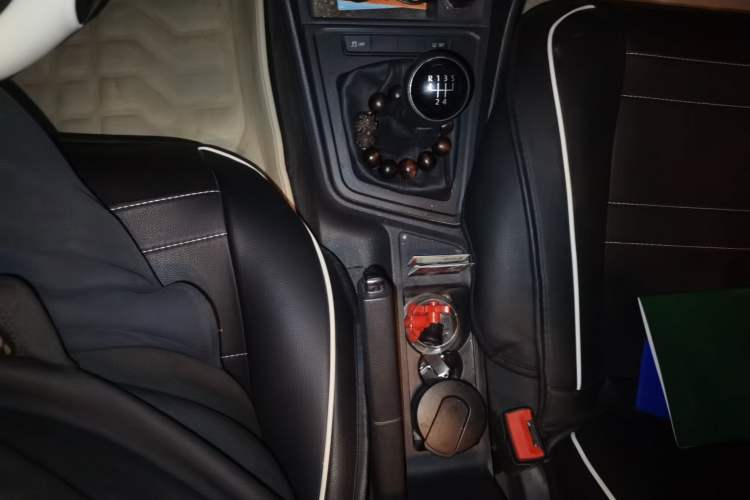 Used Volkswagen Lavida 2015 1.6L Manual Fashion Edition
