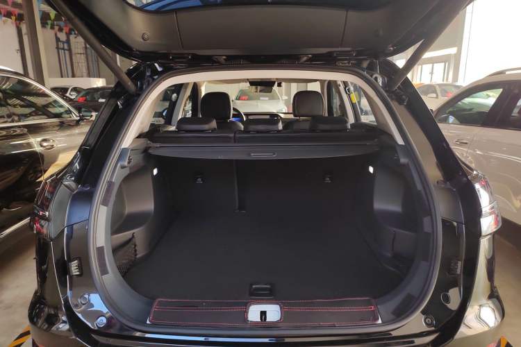 Used Hongqi HS5 2025 2.0T Two-Wheel Drive Flagship Pro Edition
