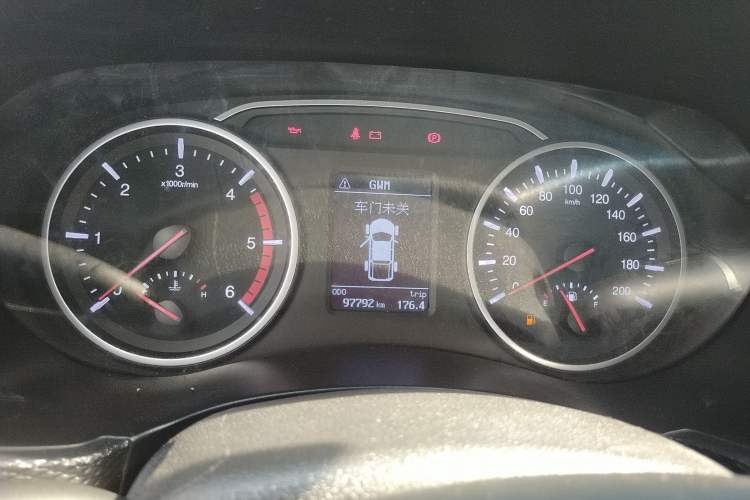 Used Great Wall Wingle 5 2017 2.0T European Version Diesel Two-Wheel Drive Advanced Large Double-Cab GW4D20E
