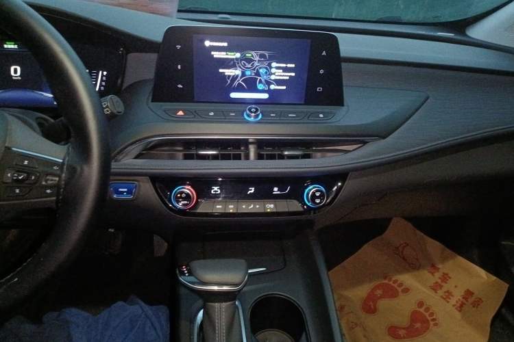 Used Buick Velite 6 2019 Connected Fashion Model