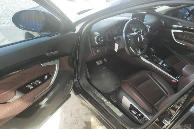 Used Wey VV7 2017 2.0T Flagship Edition
