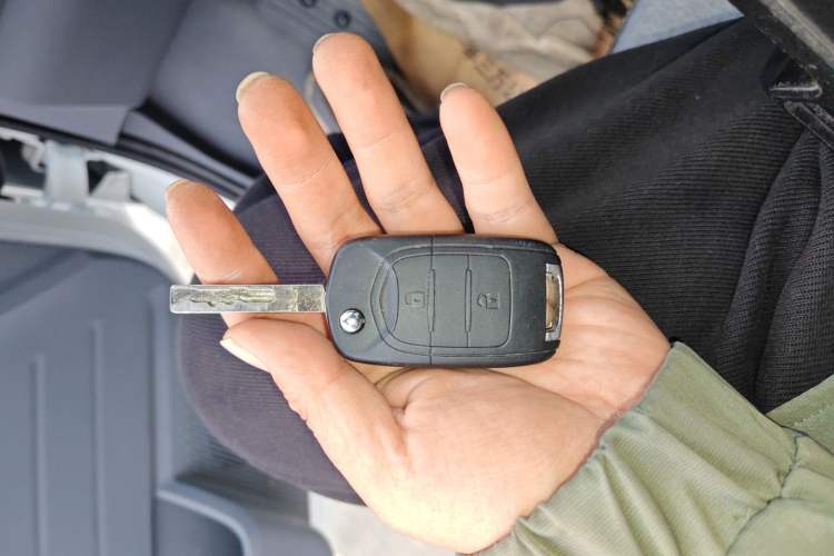 Used Wuling Yangguang 2024 300km Comfort-Grade Passenger Van 60kW
