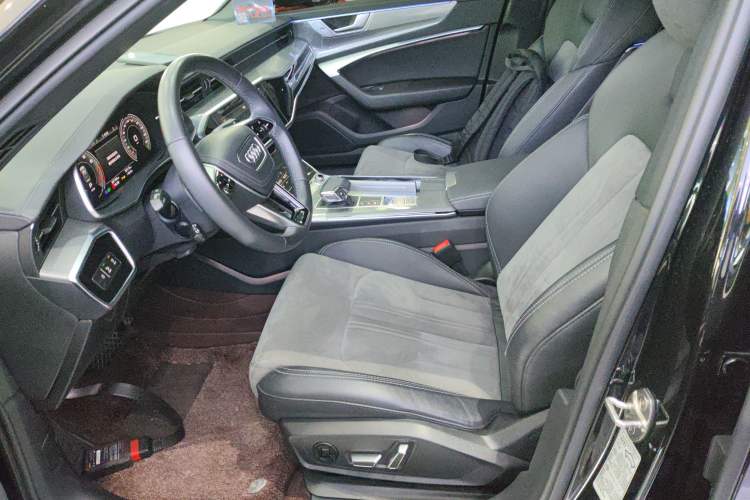 Used Audi A6L 2023 40 TFSI Luxury Dynamic Model
