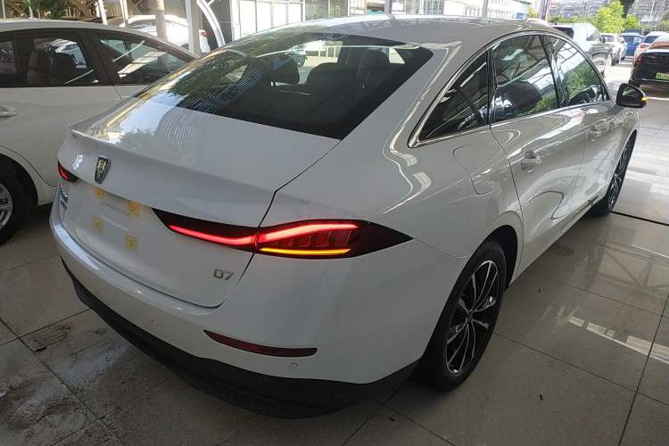 Used Roewe D7 2025 DMH 125km World Champion Edition
