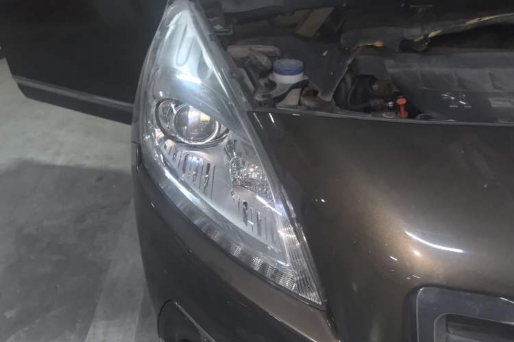 Used Peugeot 3008 2015 2.0L Automatic Classic Edition