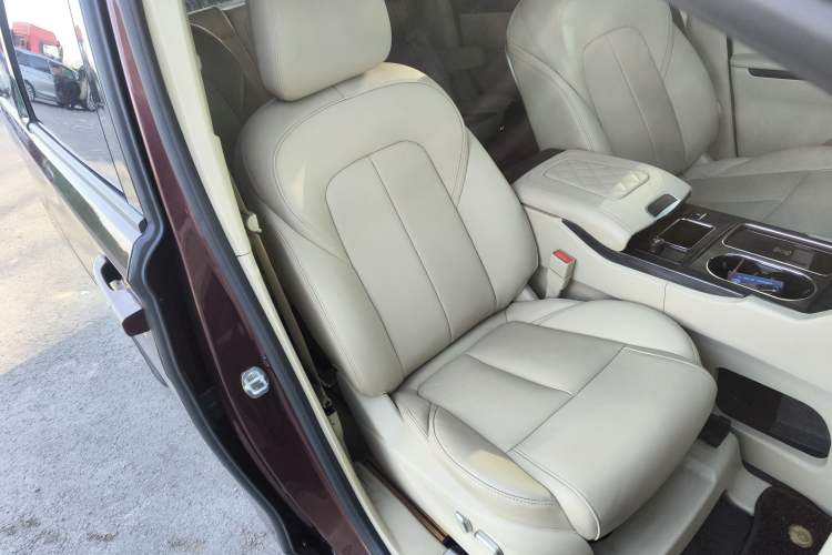 Used Buick GL8 2023 ES Lu Zun Deluxe Model

