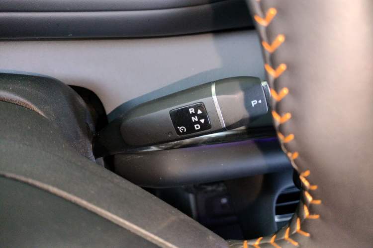 Used  Q07 2025 215 Prestige Edition