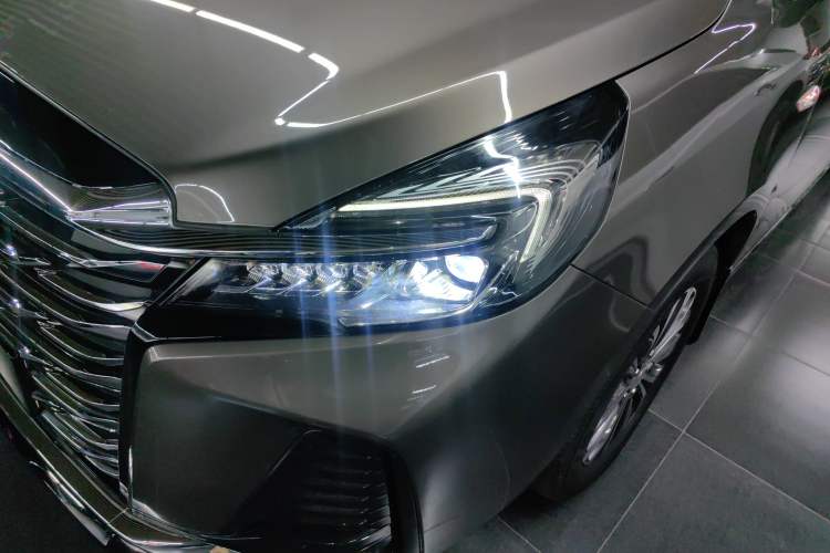 Used Buick GL8 2023 Land Executive Class 652T Luxury Model
