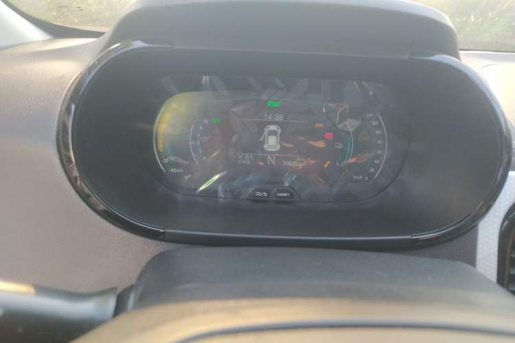 Used Chery Little Ant 2022 Revised Version Sweet Pink Edition Half-Sugar Version Lithium Iron Phosphate 30.7 kWh 30 kW 301 km
