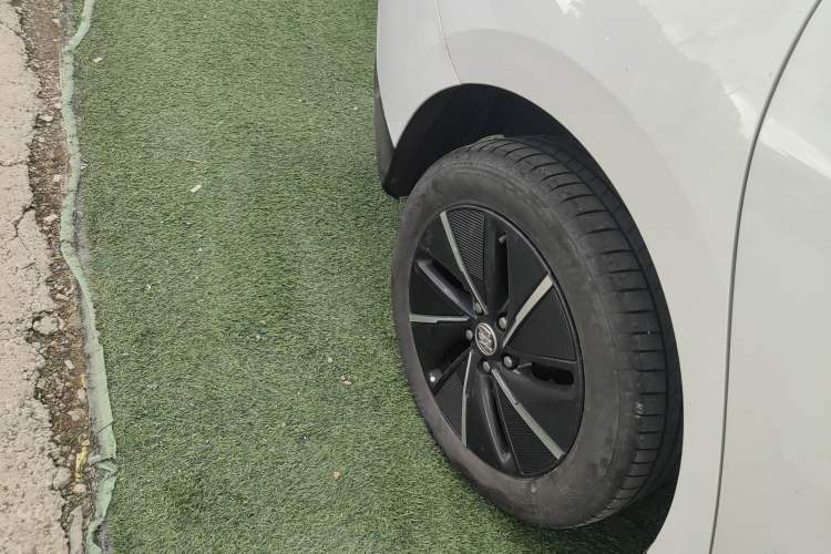 Used Buick Velite 6 2023 430km Range Commuter Version
