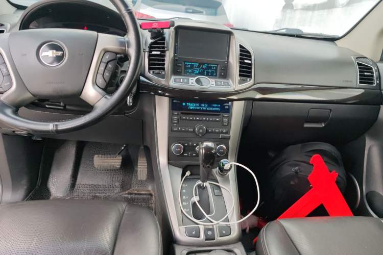 Used Chevrolet Captiva 2014 2.4L 4x4 Flagship Edition 7 Seats
