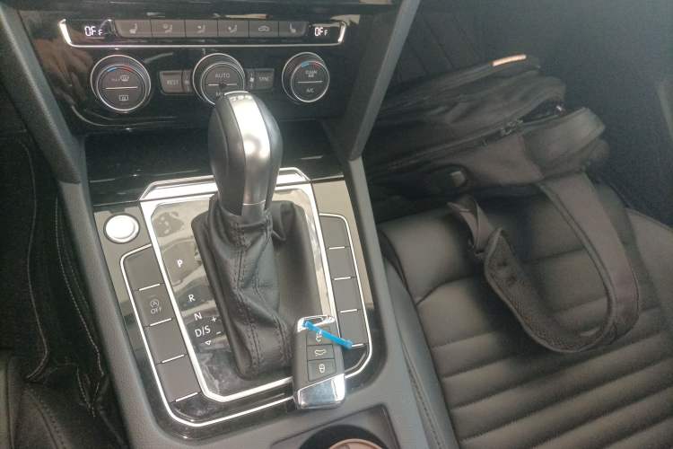 Used Volkswagen Magotan 2019 330TSI DSG Luxury Version China VI Standard
