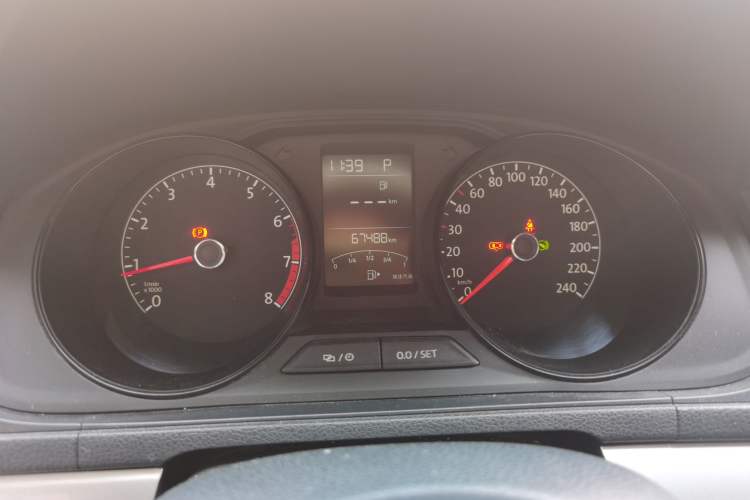 Used Volkswagen Lavida 2015 1.6L Automatic Fashion Edition
