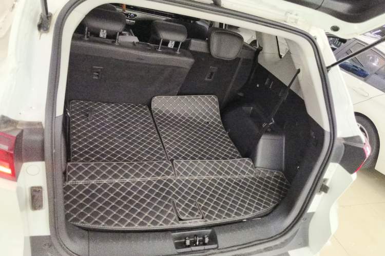 Used Jetour X70S 2023 1.5T DCT Glory Edition 7-Seater
