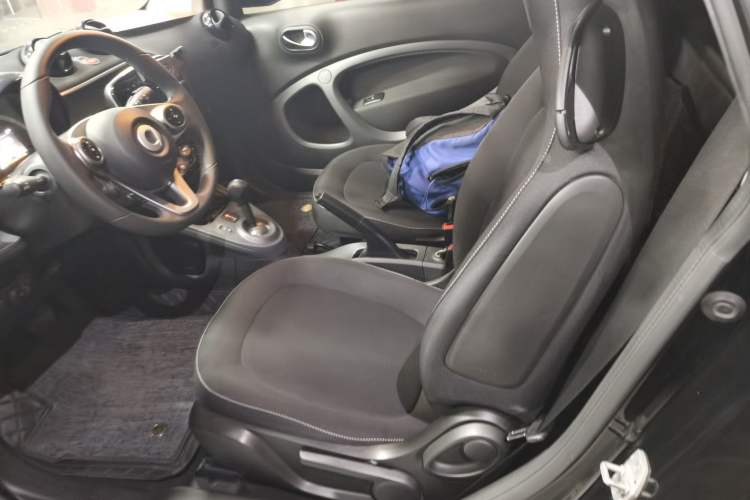 Used  fortwo 2019 0.9T 66kW Hardtop Wind Power Edition China VI
