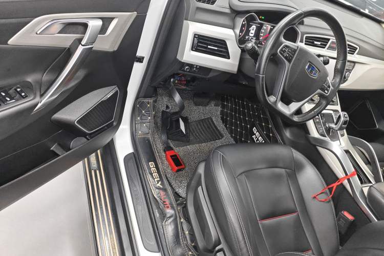 Used Geely Auto Emgrand X7 Sport 2020 1.8TD DCT Two-Wheel Drive Zhiya Model
