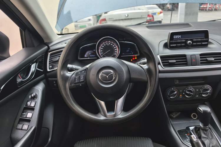 Used Mazda Mazda 3 Axela 2016 Sedan 1.5L Automatic Comfort Model