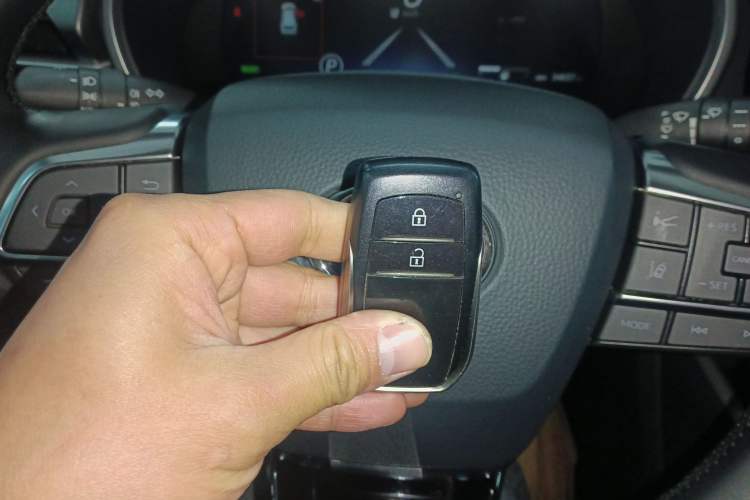 Used Toyota Highlander 2024 2.5L Smart Electric Hybrid Dual-Motor Two-Wheel-Drive Elite Edition 5 Seats
