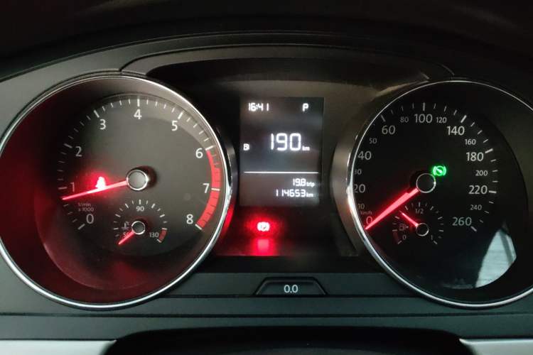 Used Volkswagen Lamando 2015 230TSI DSG Fashion Edition
