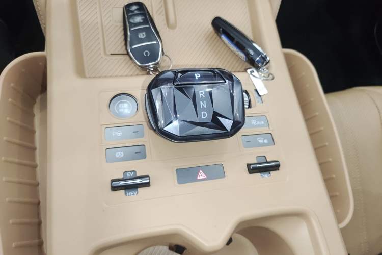 Used BYD Song L DM-i 2025 Intelligent Driving Version 112 km Beyond-Range Type
