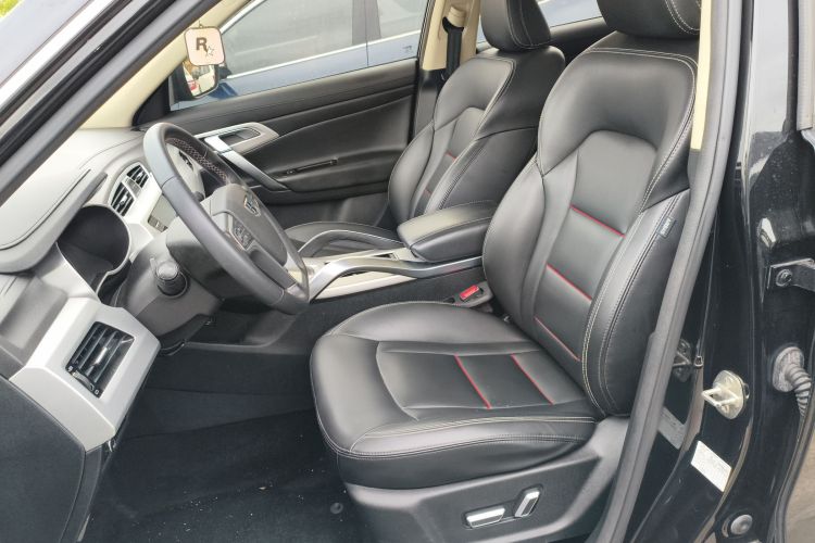 Used Geely Auto Emgrand X7 Sport 2018 1.8TD Automatic Two-Wheel Drive Smart Connect 4G Internet Edition
