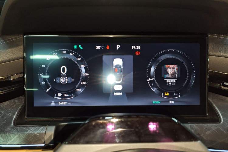 Used Lynk & Co 09 EM-P 2021 2.0T PHEV Halo Six-Seater
