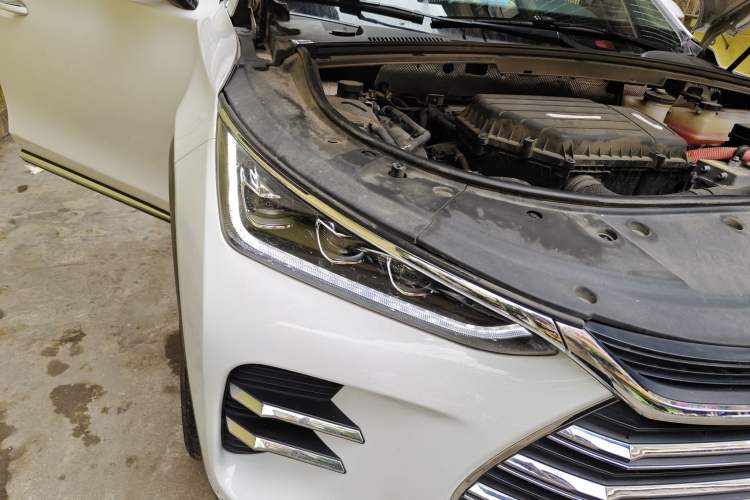 Used BYD Tang New Energy 2018 DM 2.0T All-Wheel Drive Smart Connectivity Luxury Model 7 Seats China V Emission Standard