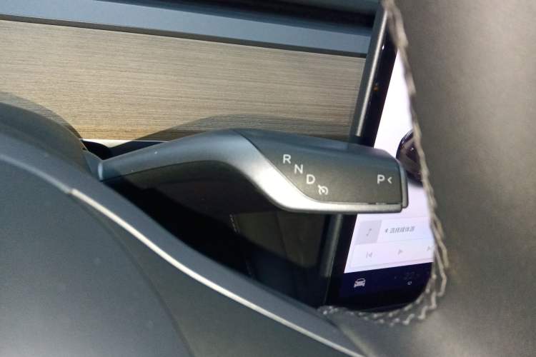 Used Tesla Model Y 2021 Standard Range Rear-Wheel Drive Version
