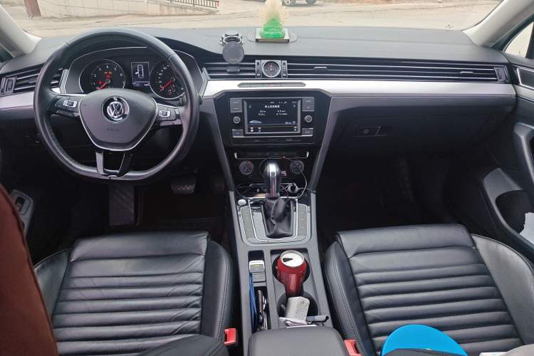 Used Volkswagen Magotan 2018 330TSI DSG Advanced Model
