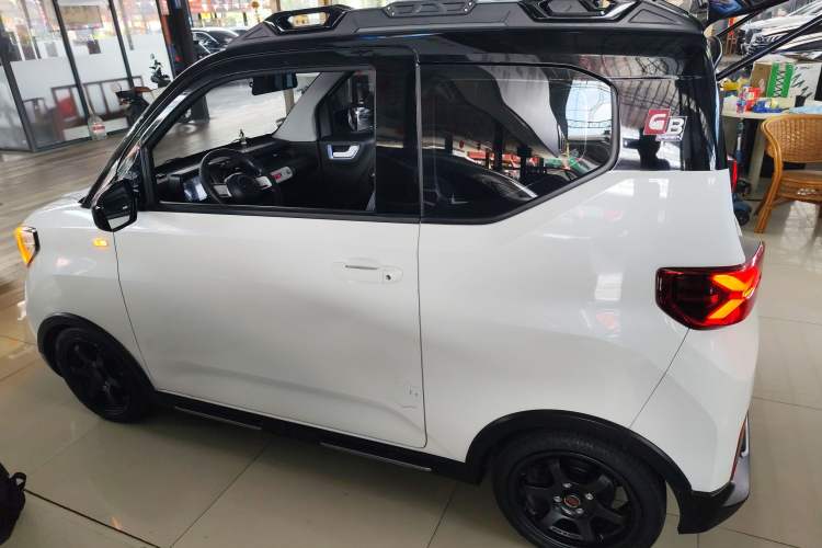 Used Wuling Hongguang MINIEV 2022 GAMEBOY 200km Gaming Edition with Lithium Iron Phosphate

