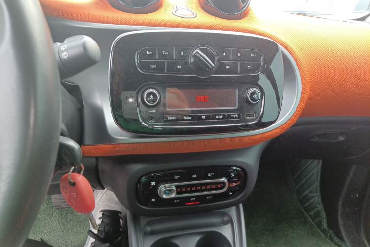 Used  fortwo 2015 1.0L 52 kW Hardtop Passion Edition
