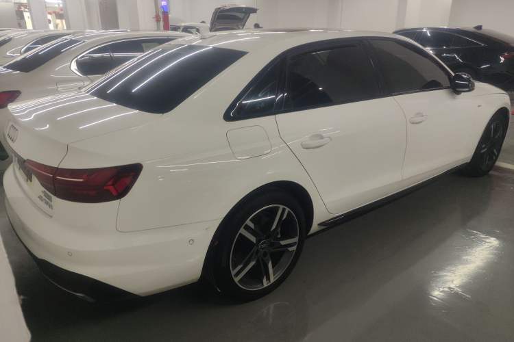 Used Audi A4L 2022 40 TFSI Luxury Dynamic Model
