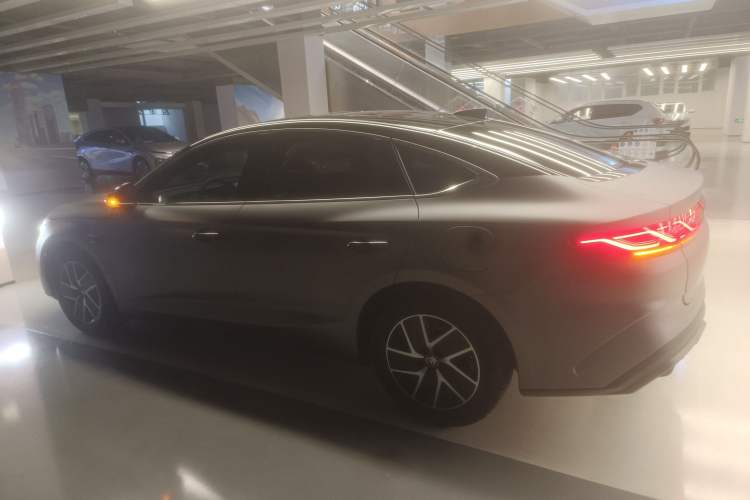 Used BYD Qin L 2025 DM-i Smart Drive 120KM Leading Model