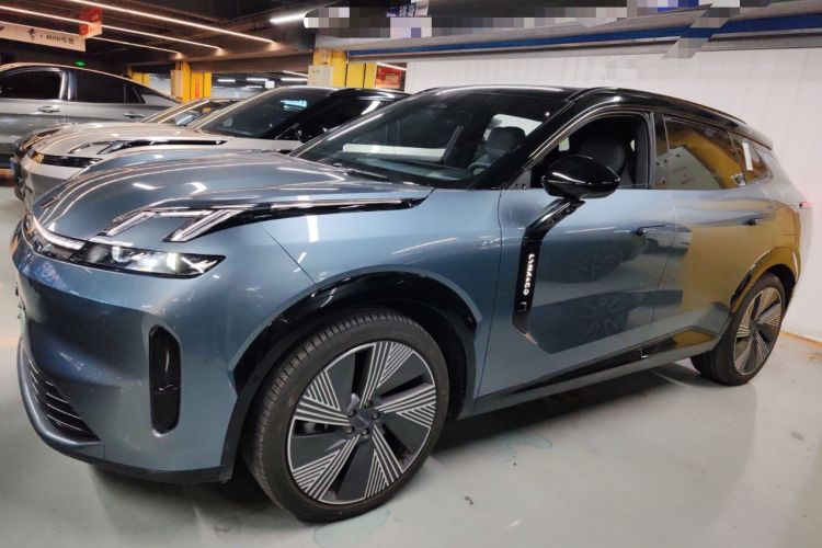 Used Lynk & Co 08 EM-P 2025 220 km All-Wheel-Drive Performance Halo
