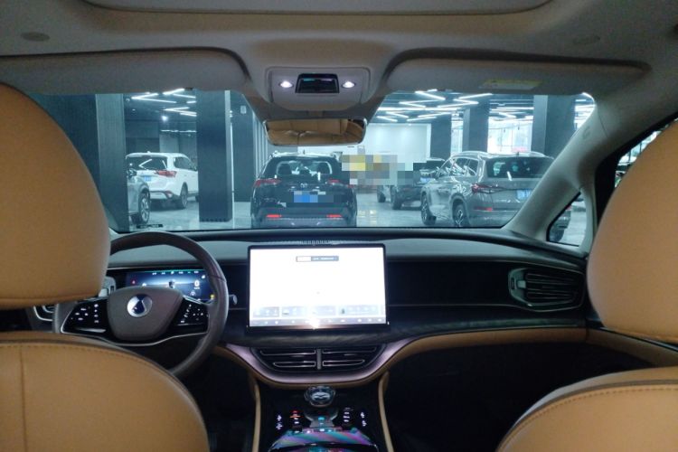 Used Denza D9 2022 DM-i 1040 Prestige Model
