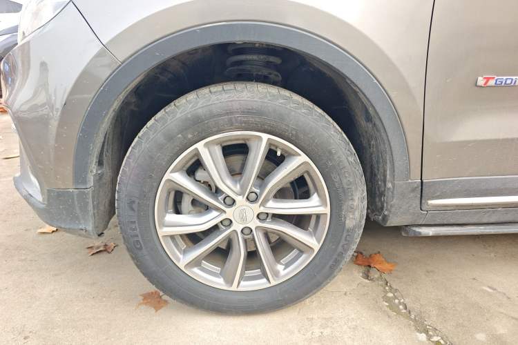 Used Geely Auto Emgrand X7 Sport 2020 1.8TD DCT Two-Wheel Drive Smart Connect 4G-Enabled Version
