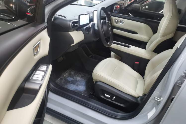 Used Wuling Bingo PLUS 2024 330 km Range Five-Seater Version
