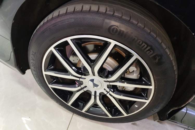 Used Denza Z9 2024 1100 km Four-Wheel Drive Max Version
