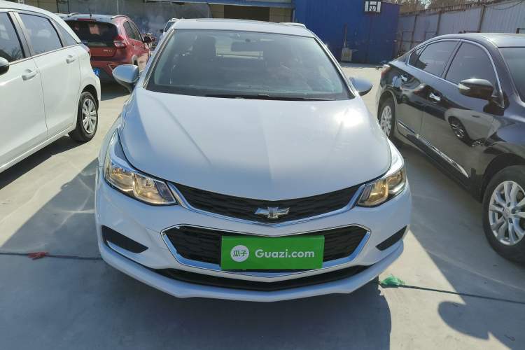 Used Chevrolet Cruze 2017 1.5L Automatic Pioneer Sunroof Edition
