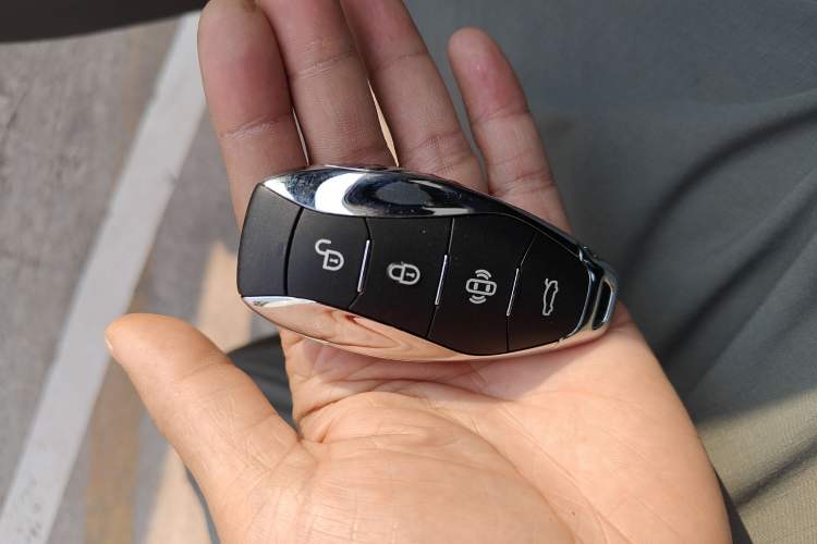 Used Hongqi EH7 2025 690 Smart Selection Edition
