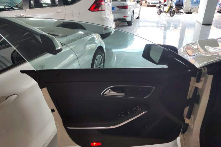 Used Mercedes-Benz CLA 2014 CLA 260 4MATIC
